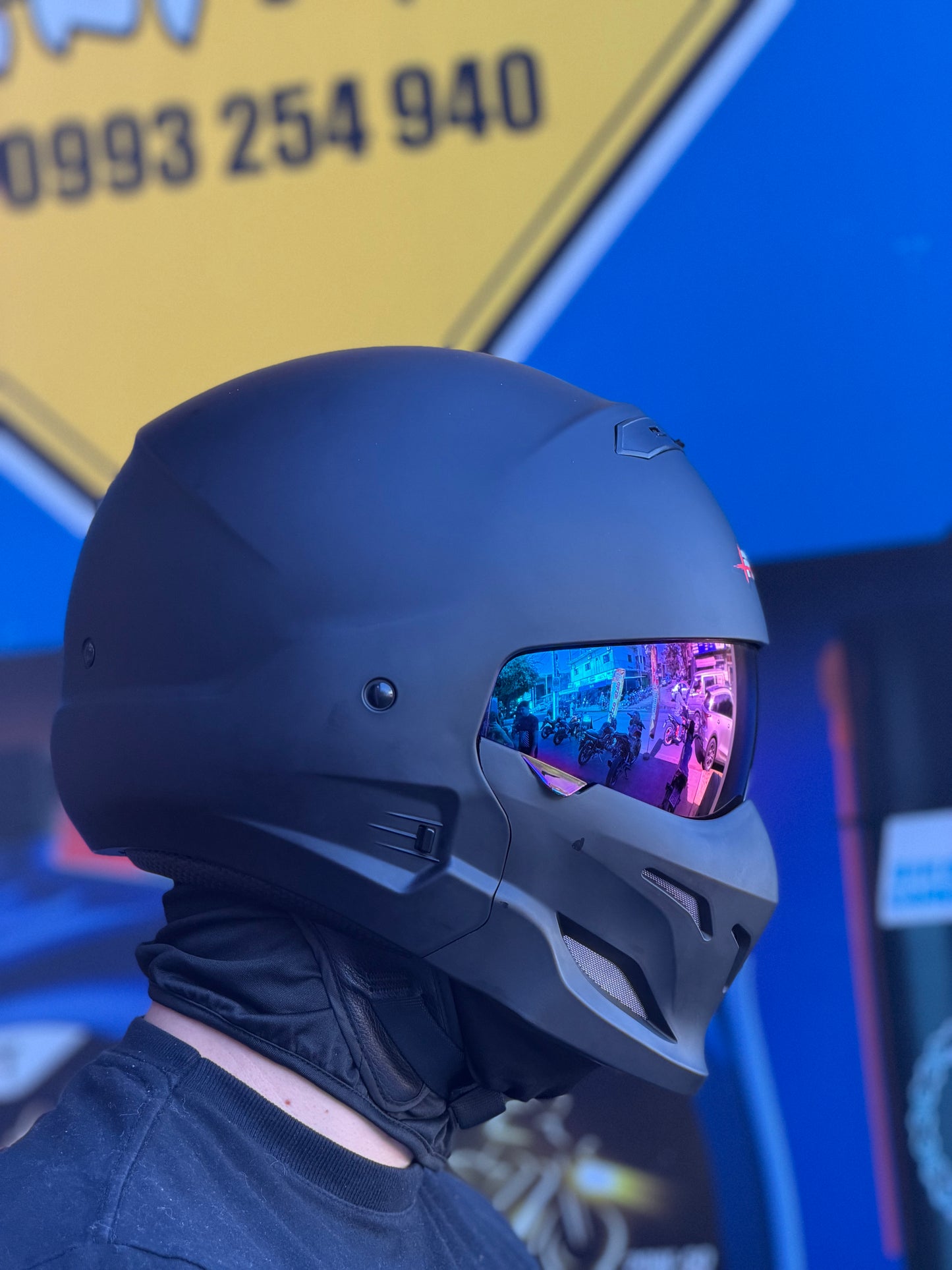 Casco Phyes Combat negro mate